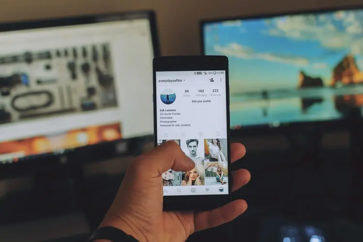 selling kitchen cabinets using the power of social media
